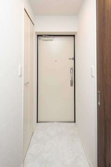※写真は同タイプ住戸です。(玄関)