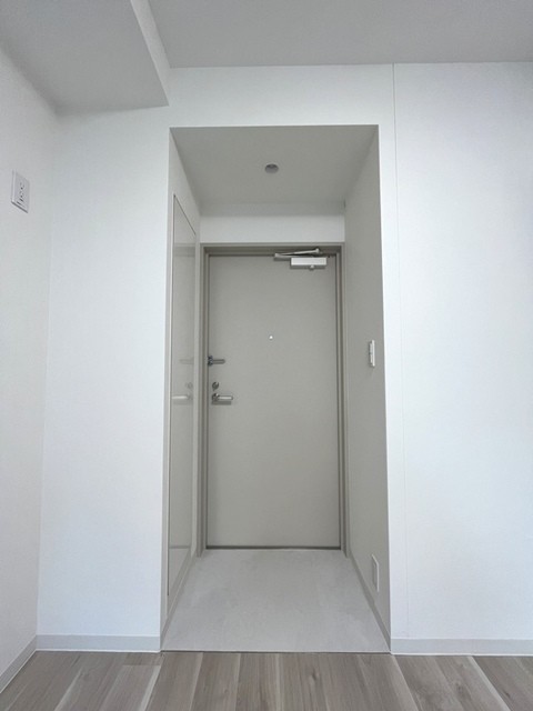※写真は同タイプ住戸です。(玄関)