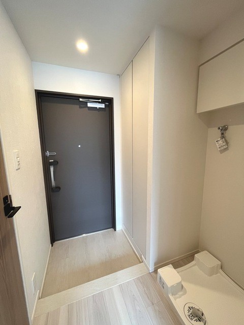 ※写真は同タイプ住戸です。(玄関)