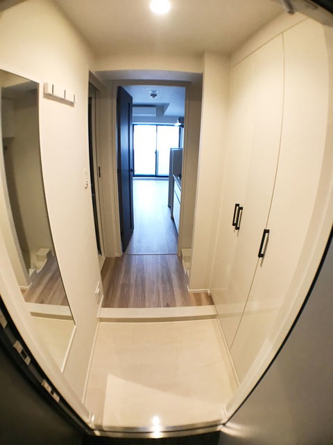 ※写真は同タイプ住戸です。(玄関)