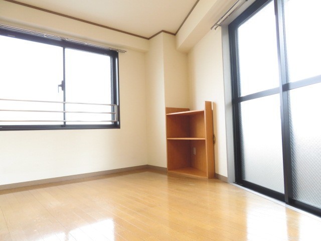 (居間)