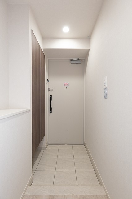 ※写真は同タイプ住戸です。(玄関)