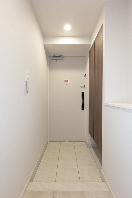 ※写真は同タイプ住戸です。(玄関)