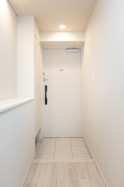 ※写真は同タイプ住戸です。(玄関)