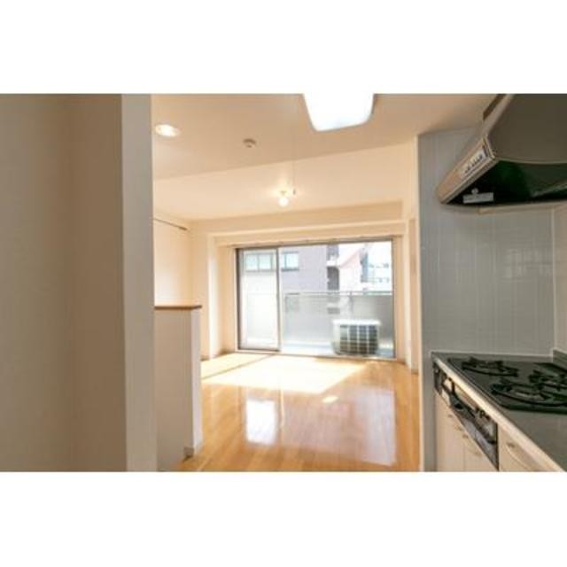 ※写真は同タイプ住戸です。(居間)