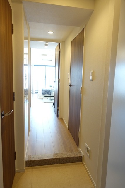 ※写真は同タイプ住戸です。(玄関)