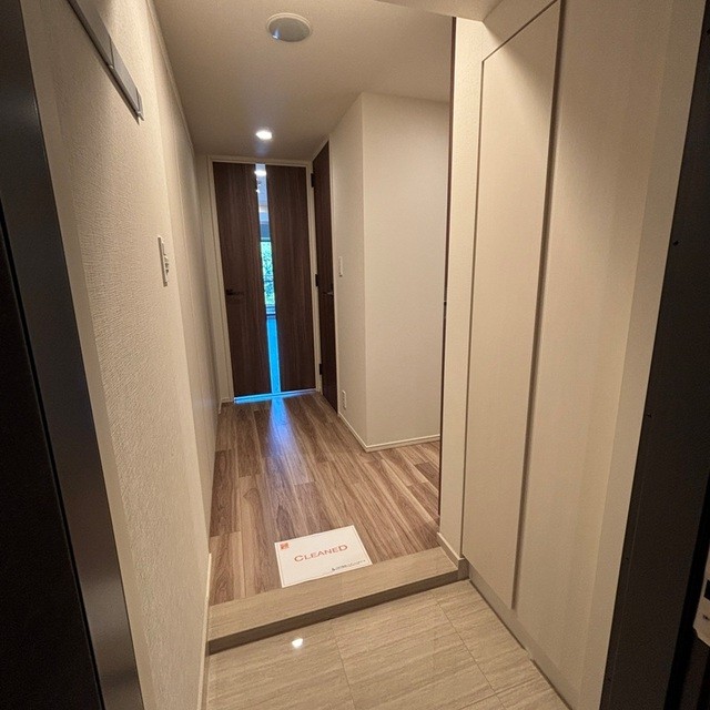 ※写真は同タイプ住戸です。(玄関)