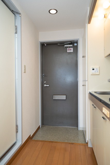 ※写真は同タイプ住戸です。(玄関)