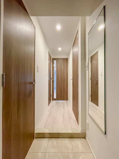 ※写真は同タイプ住戸です。(玄関)