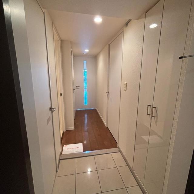 ※写真は同タイプ住戸です。(玄関)