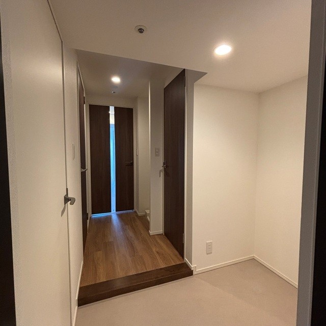 ※写真は同タイプ住戸です。(玄関)