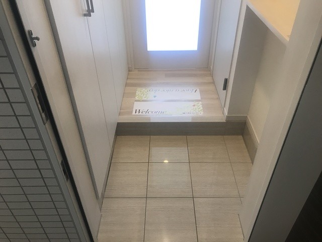 (玄関)
