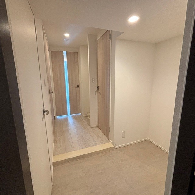 ※写真は同タイプ住戸です。(玄関)