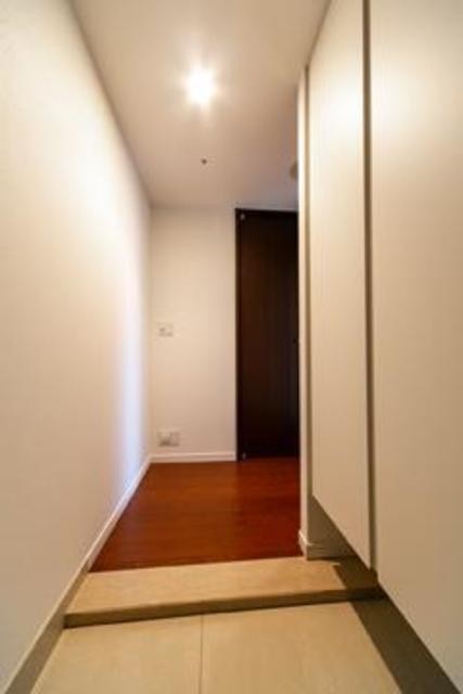 ※写真は同タイプ住戸です。(玄関)