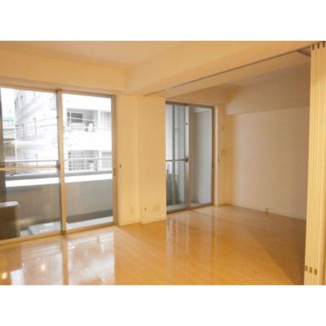 ※写真は同タイプ住戸です。(居間)