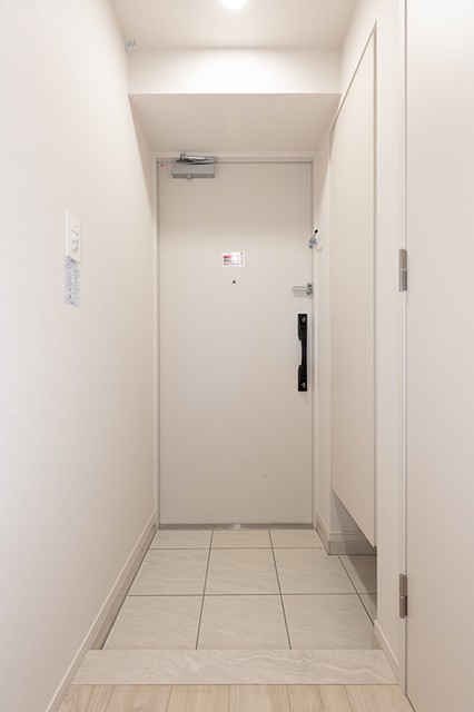 ※写真は同タイプ住戸です。(玄関)