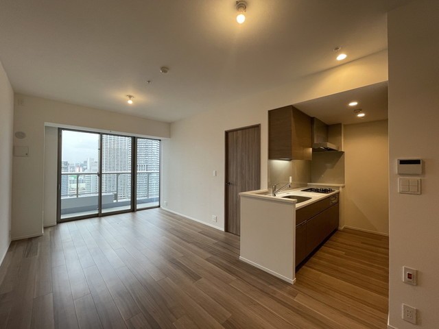 ※写真は同タイプ住戸です。(居間)