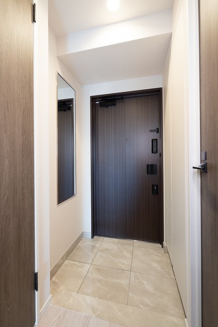 ※写真は同タイプ住戸です。(玄関)