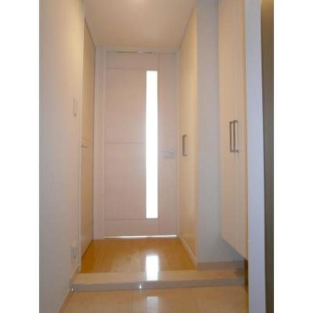 ※写真は同タイプ住戸です。(玄関)