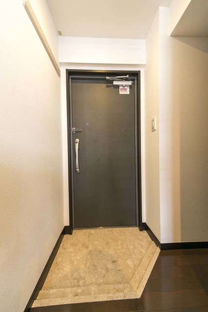 ※写真は同タイプ住戸です。(玄関)