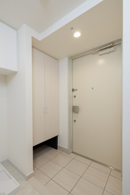 ※写真は同タイプ住戸です。(玄関)