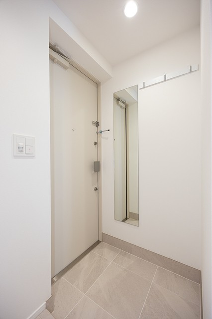 ※写真は同タイプ住戸です。(玄関)