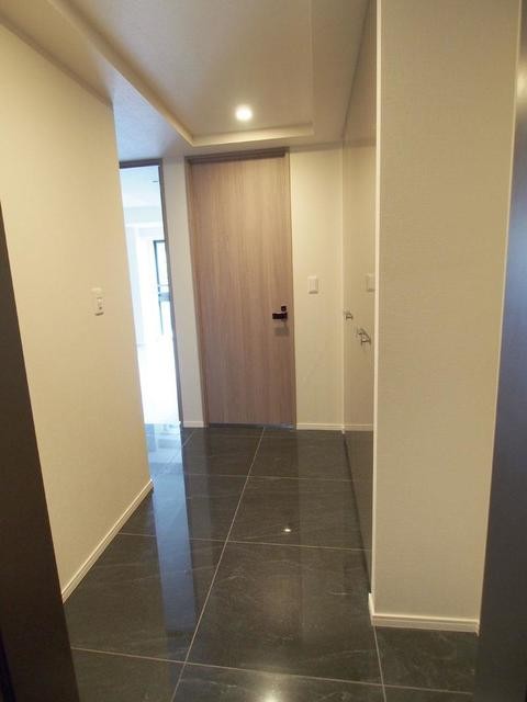 ※写真は同タイプ住戸です。(玄関)