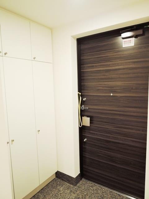 ※写真は同タイプ住戸です。(玄関)