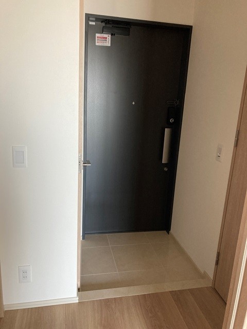 ※写真は同タイプ住戸です。(玄関)
