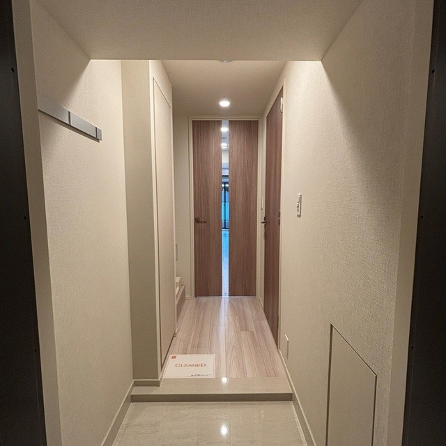 ※写真は同タイプ住戸です。(玄関)