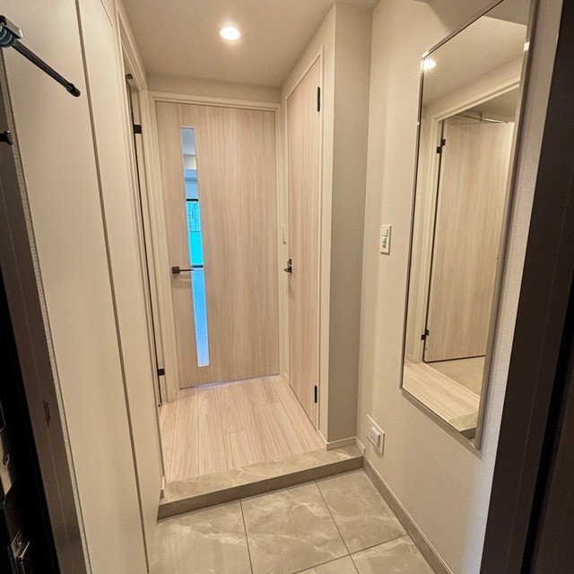 ※写真は同タイプ住戸です。(玄関)