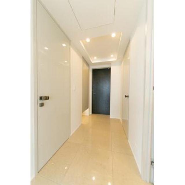 ※写真は同タイプ住戸です。(玄関)