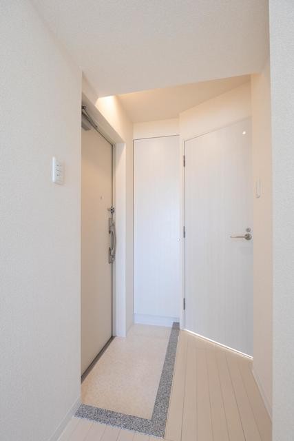 ※写真は同タイプ住戸です。(玄関)