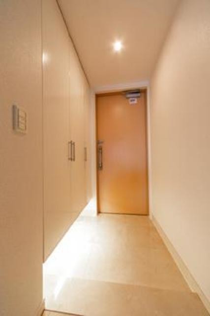 ※写真は同タイプ住戸です。(玄関)