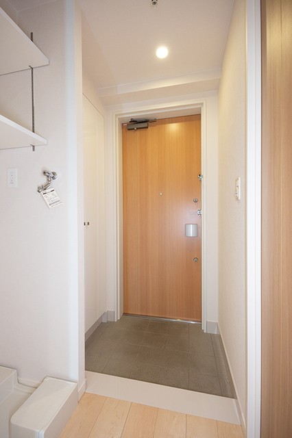 ※写真は同タイプ住戸です。(玄関)