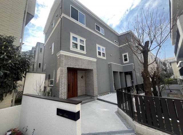 目黒区中目黒１丁目 【賃貸居住】アパート