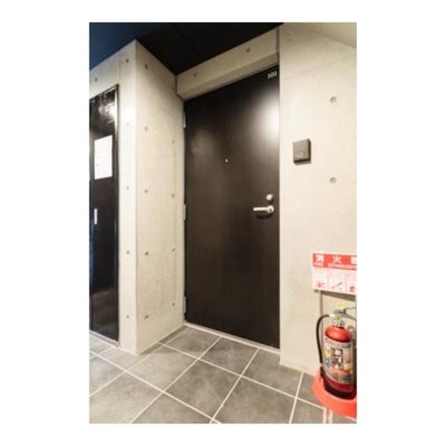 ※写真は同タイプ住戸です。(玄関)