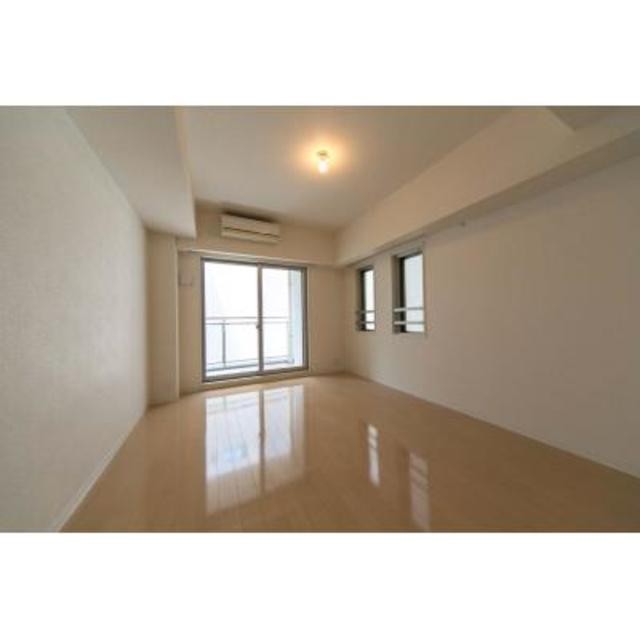 ※写真は同タイプ住戸です。(居間)