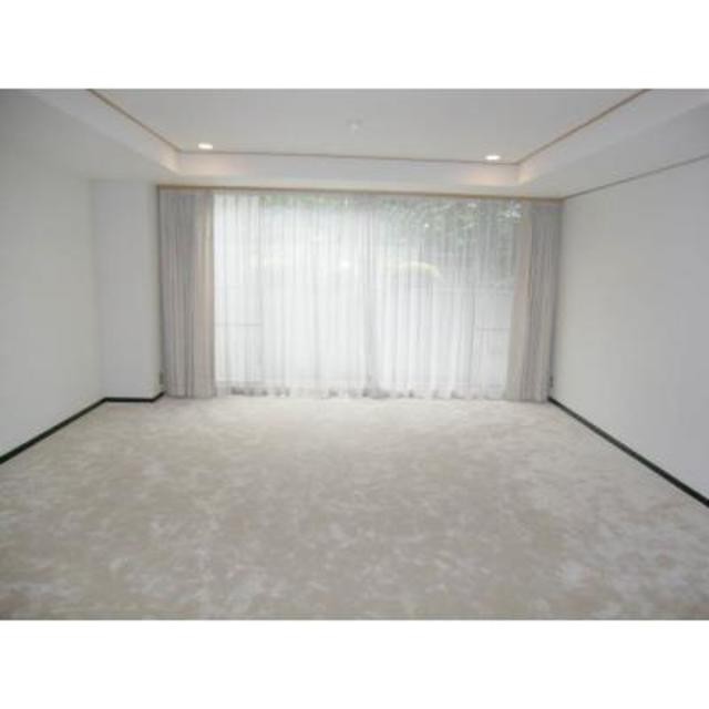 ※写真は同タイプ住戸です。(居間)