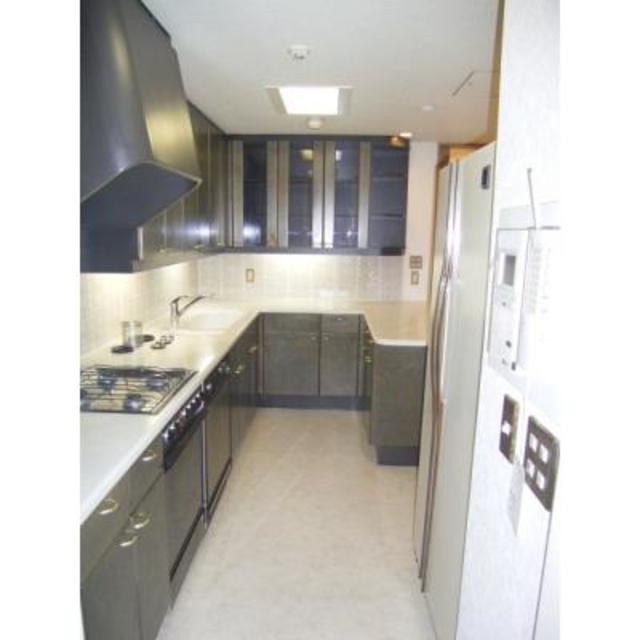 ※写真は同タイプ住戸です。(キッチン)