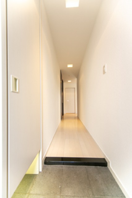 ※写真は同タイプ住戸です。(玄関)