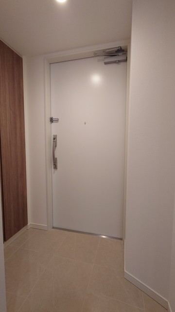 ※写真は同タイプ住戸です。(玄関)