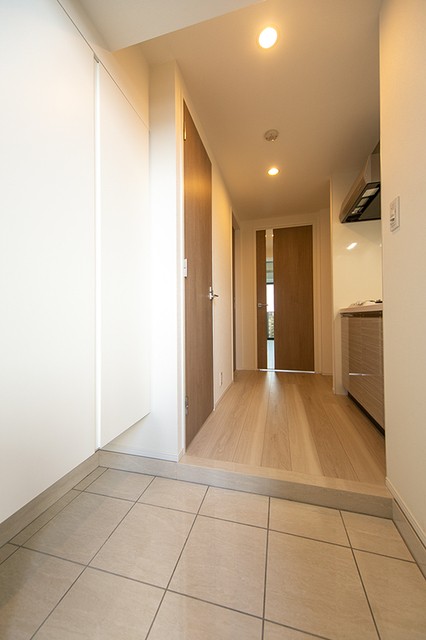 ※写真は同タイプ住戸です。(玄関)