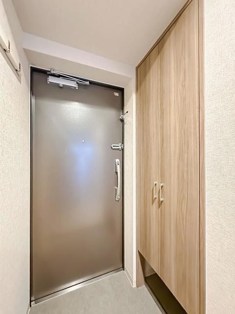 ※写真は同タイプ住戸です。(玄関)