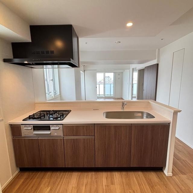 ※写真は同タイプ住戸です。(キッチン)