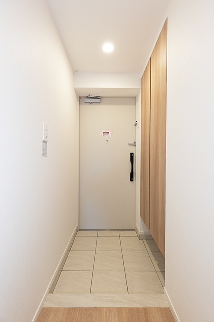 ※写真は同タイプ住戸です。(玄関)