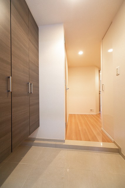 ※写真は同タイプ住戸です。(玄関)