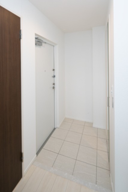 ※写真は同タイプ住戸です。(玄関)