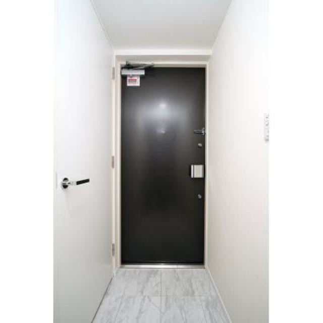 ※写真は同タイプ住戸です。(玄関)