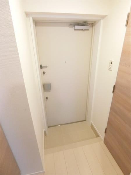 ※同仕様写真含む(玄関)
